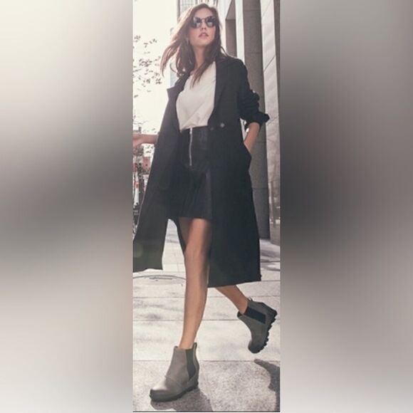 Sorel Women’s Joan of Arctic Wedge Chelsea bootie II in olive and black 9.5 - Picture 12 of 12